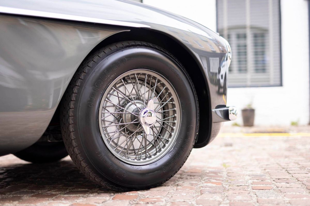 Aston Martin DB2/4 MK II Hardtop Coupé for sale in London at Heritage Classic