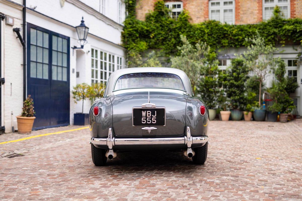 Aston Martin DB2/4 MK II Hardtop Coupé for sale in London at Heritage Classic