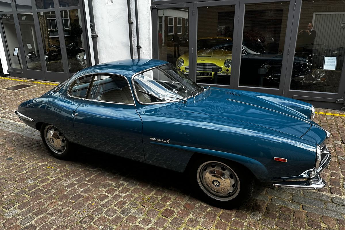 1963 Alfa Romeo Giulia Sprint Speciale by Bertone – Tipo 101.21 for sale in London at Heritage Classic