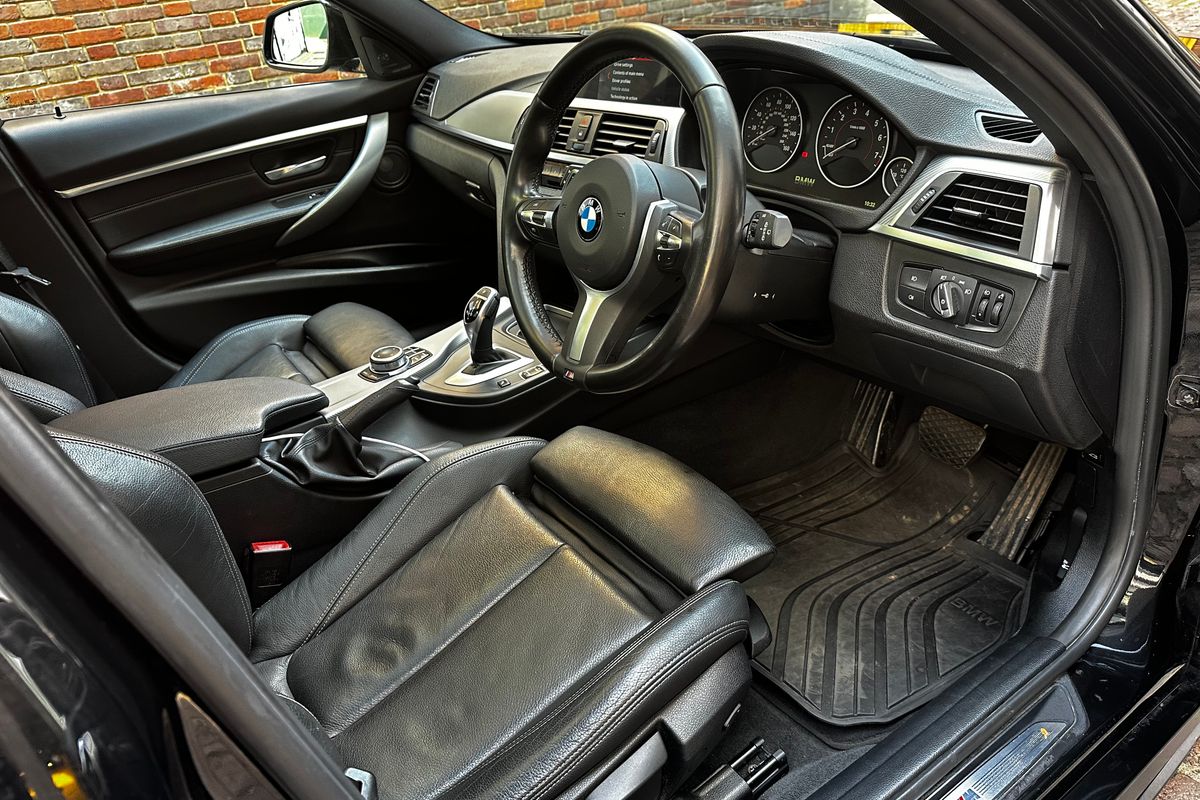 2019 BMW 340i Touring for sale in London at Heritage Classic