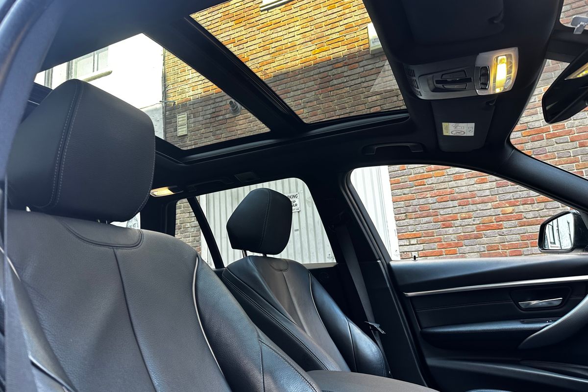 2019 BMW 340i Touring for sale in London at Heritage Classic