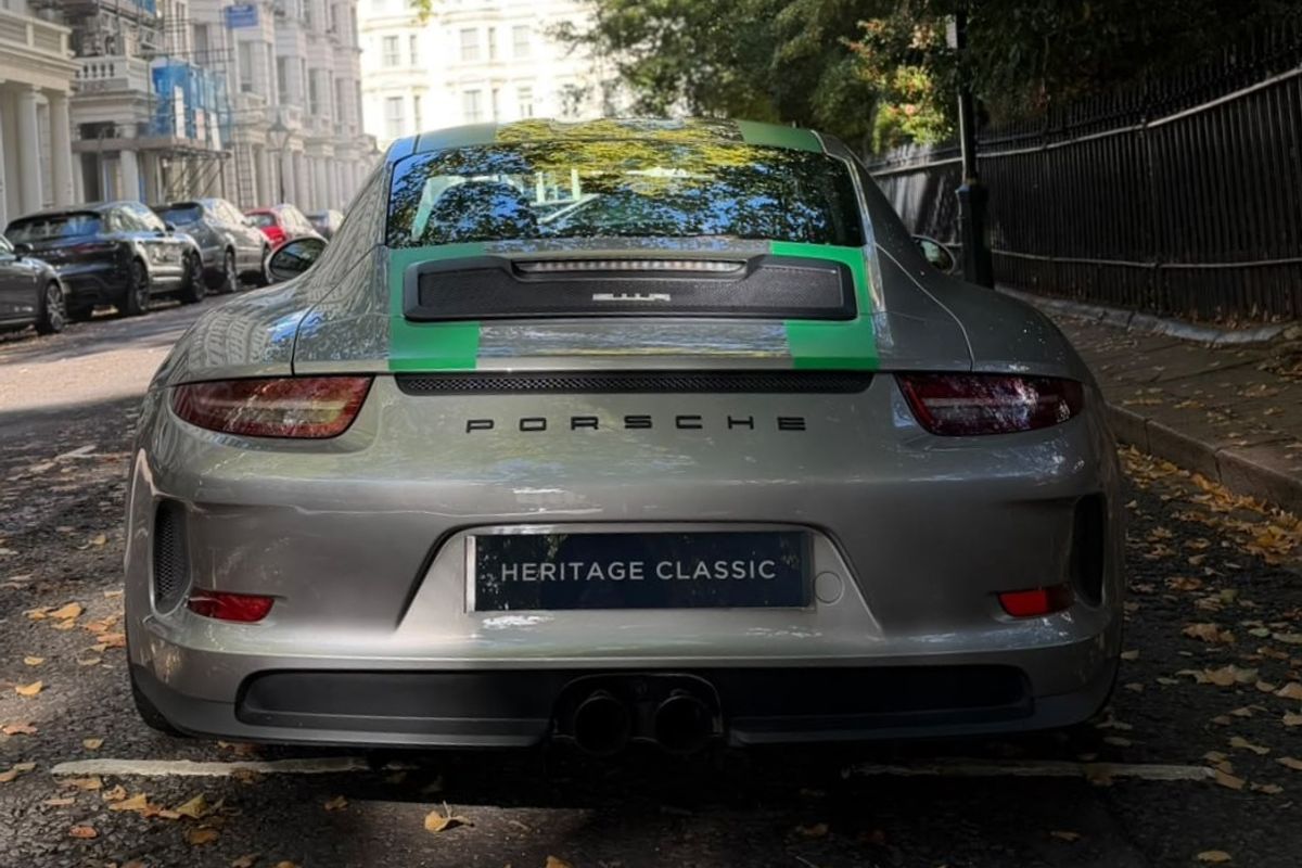 2016 Porsche 911 R 4.0L for sale in London at Heritage Classic